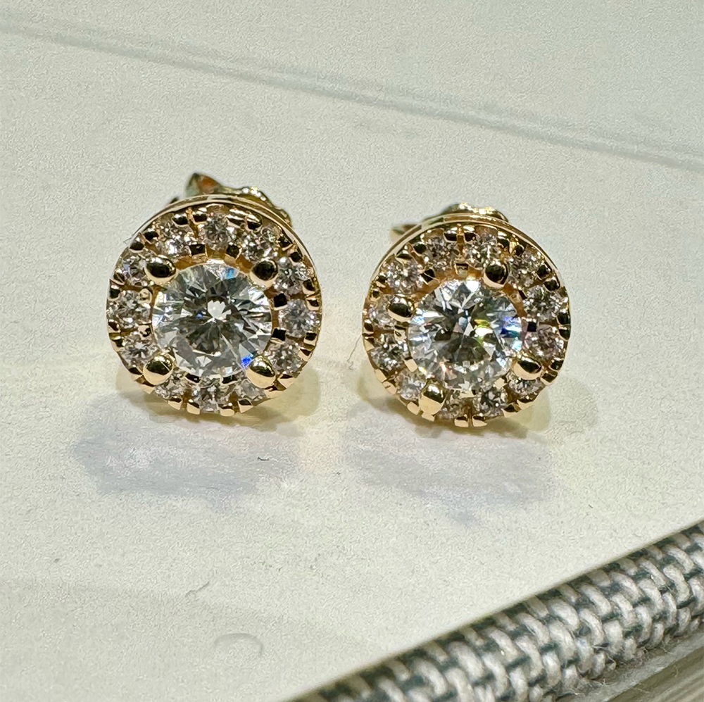 14 Karat Guld ørestikker Fra Henrik ørsnes Design Med Diamanter 059 Carat Wsi